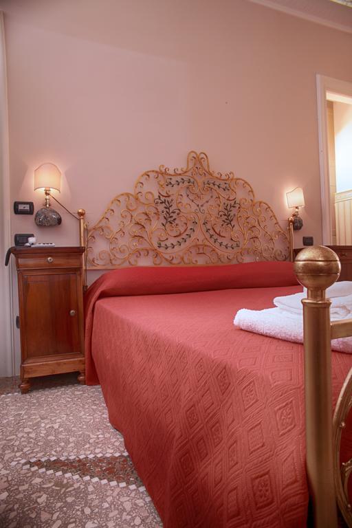 Guest house Domus Real Cardello 2*